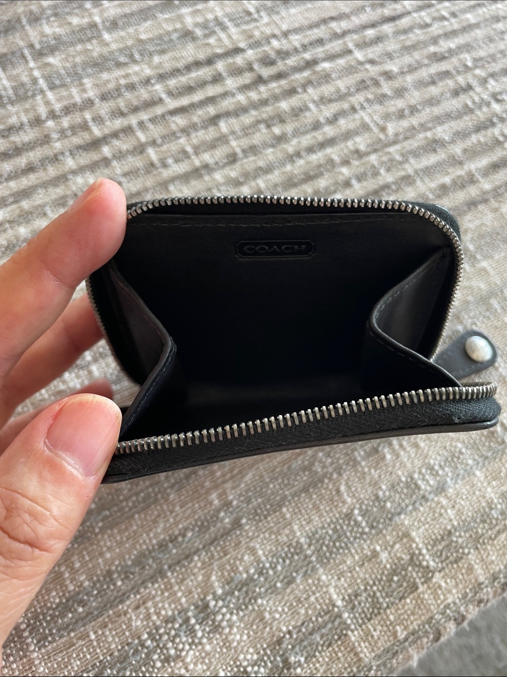 Coach Black Leather Zip Card Holder - Picture 2 of 3